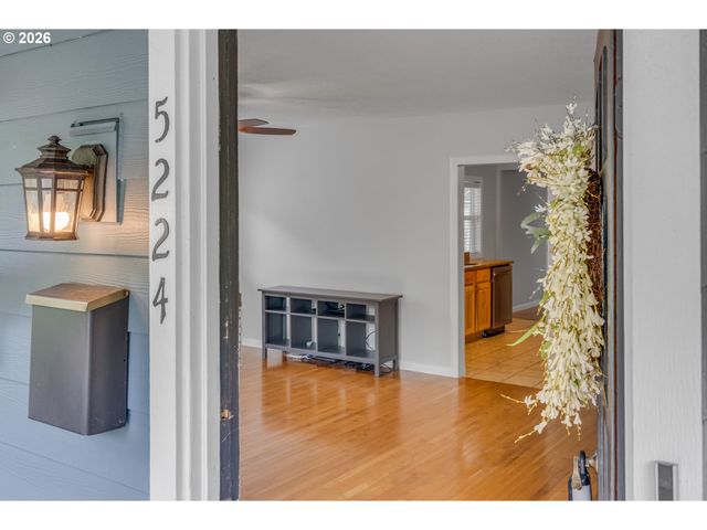5224 N MARYLAND Ave, Portland, OR 97217