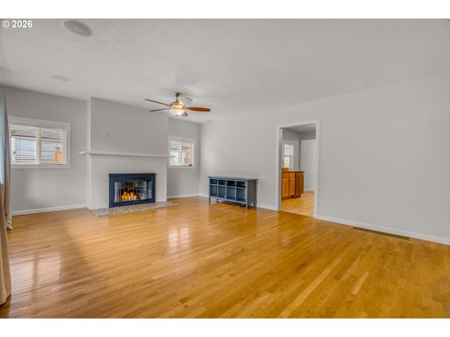5224 N MARYLAND Ave, Portland, OR 97217