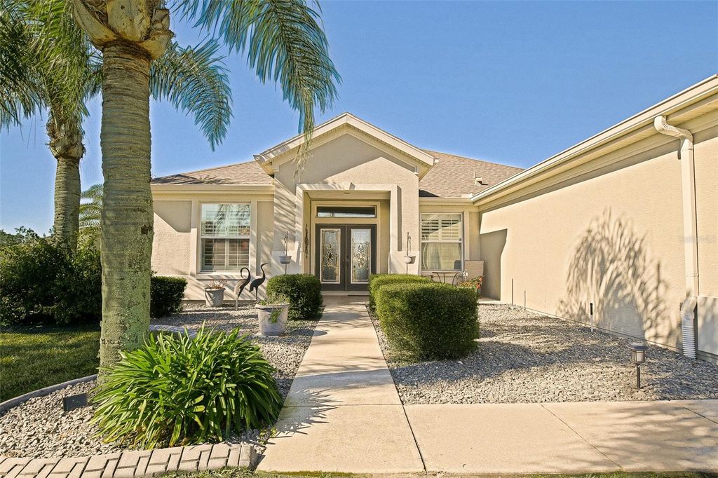 Image 2 of property listing at 11703 SE 91ST CIRCLE, Summerfield, FL 34491