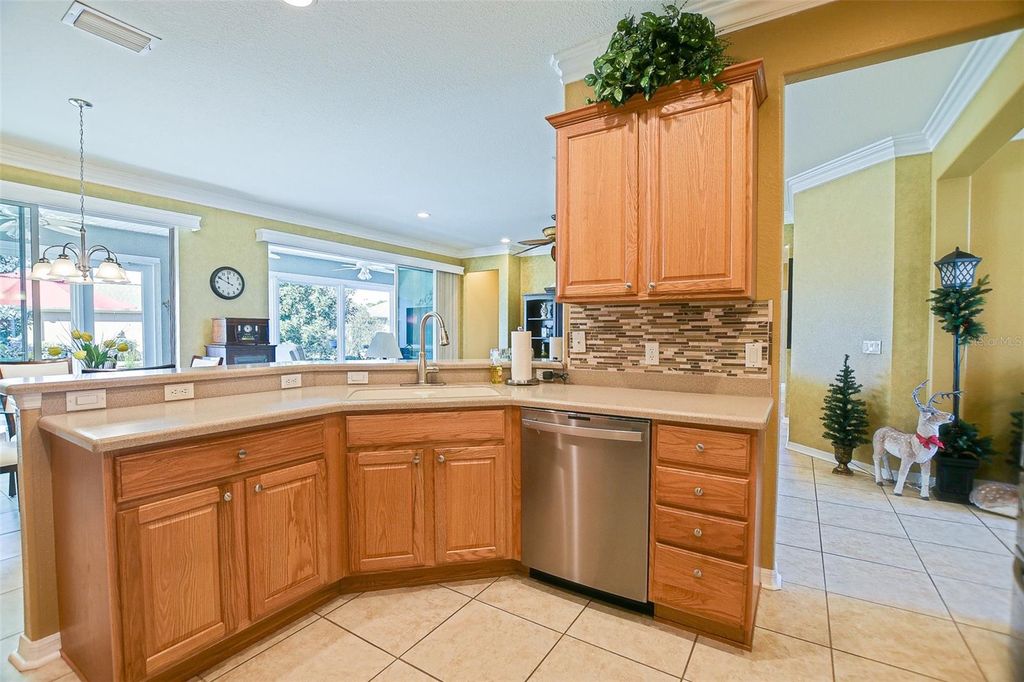 Image 13 of property listing at 11703 SE 91ST CIRCLE, Summerfield, FL 34491