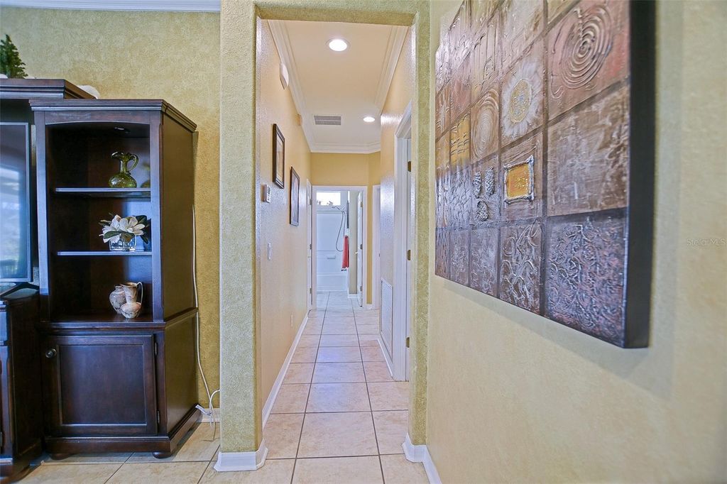 Image 16 of property listing at 11703 SE 91ST CIRCLE, Summerfield, FL 34491