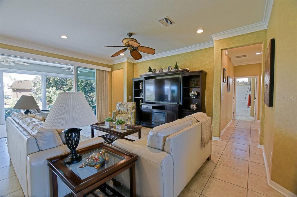 Image 25 of property listing at 11703 SE 91ST CIRCLE, Summerfield, FL 34491