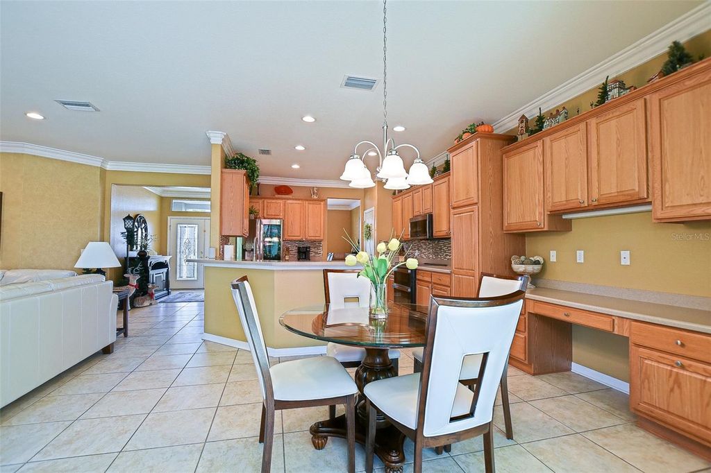 Image 29 of property listing at 11703 SE 91ST CIRCLE, Summerfield, FL 34491