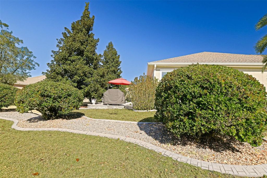 Image 45 of property listing at 11703 SE 91ST CIRCLE, Summerfield, FL 34491