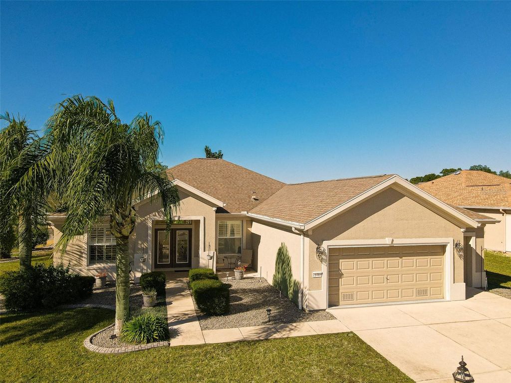 Image 59 of property listing at 11703 SE 91ST CIRCLE, Summerfield, FL 34491