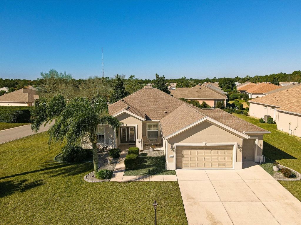 Image 60 of property listing at 11703 SE 91ST CIRCLE, Summerfield, FL 34491