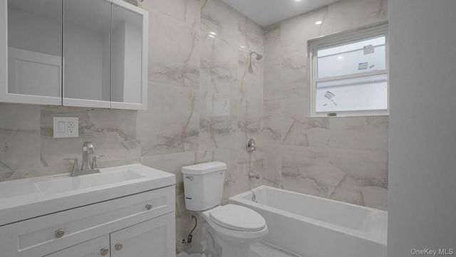 679 E 221st Street, Bronx, NY 10467