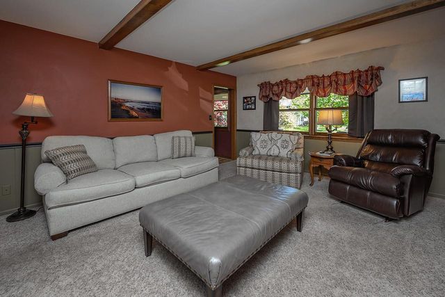 6411 N Bittersweet LANE, Glendale, WI 53217