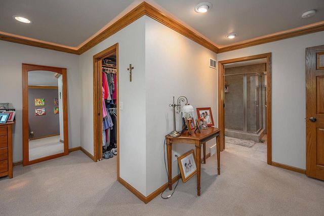 6411 N Bittersweet LANE, Glendale, WI 53217