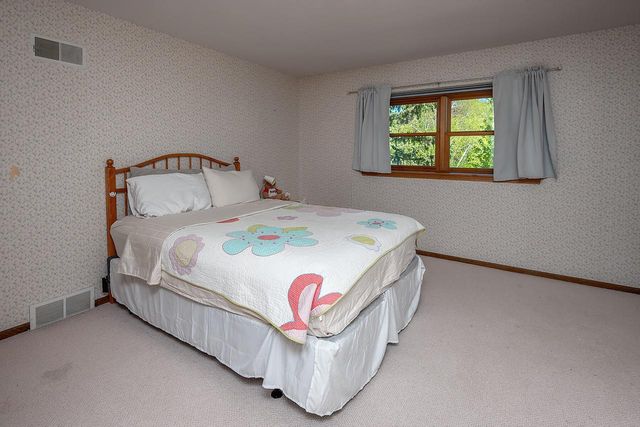 6411 N Bittersweet LANE, Glendale, WI 53217