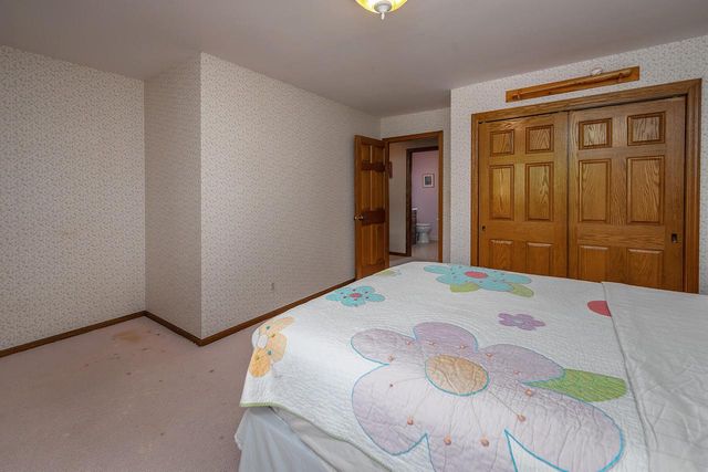 6411 N Bittersweet LANE, Glendale, WI 53217