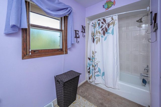 6411 N Bittersweet LANE, Glendale, WI 53217