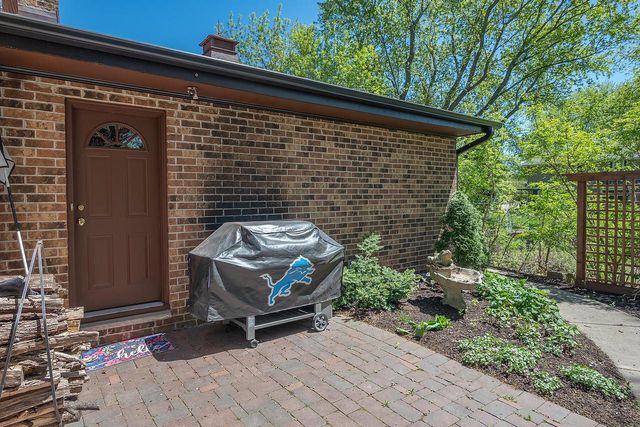 6411 N Bittersweet LANE, Glendale, WI 53217