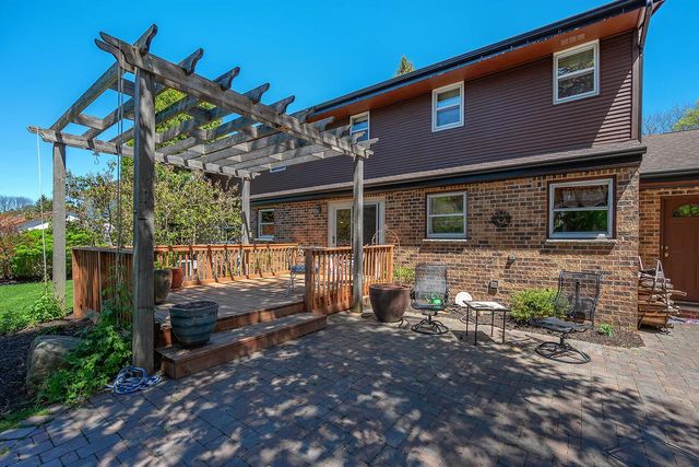 6411 N Bittersweet LANE, Glendale, WI 53217