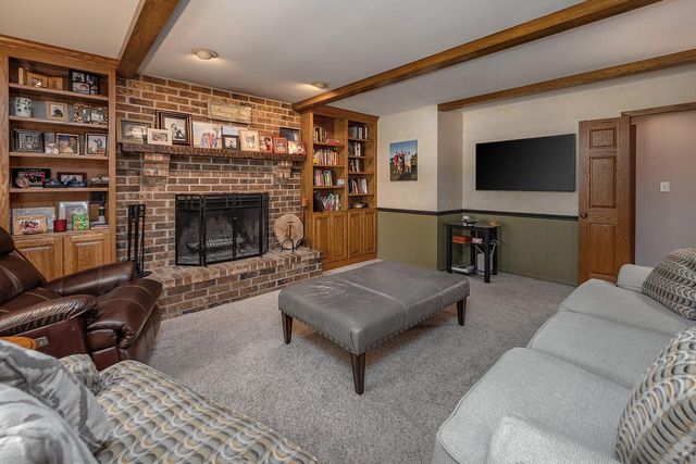 6411 N Bittersweet LANE, Glendale, WI 53217