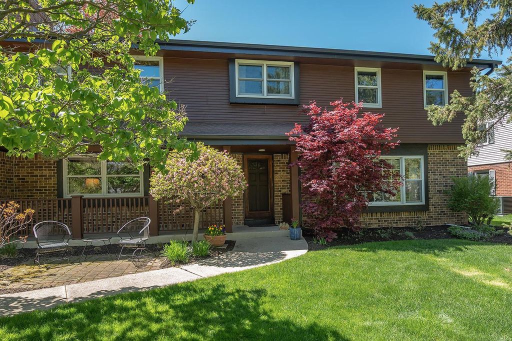 6411 N Bittersweet LANE, Glendale, WI 53217