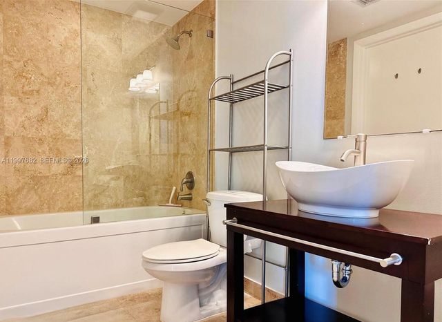 350 S Miami Ave 1809, Miami, FL 33130