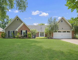 8233 TIMBER CREEK DR, Memphis, TN 38018