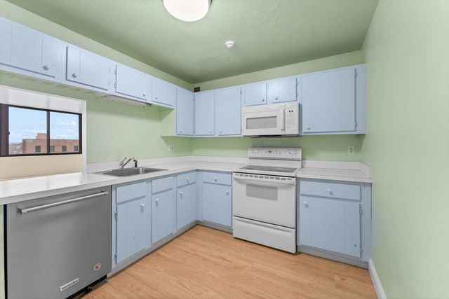 77 Adams St 610, Quincy, MA 02169