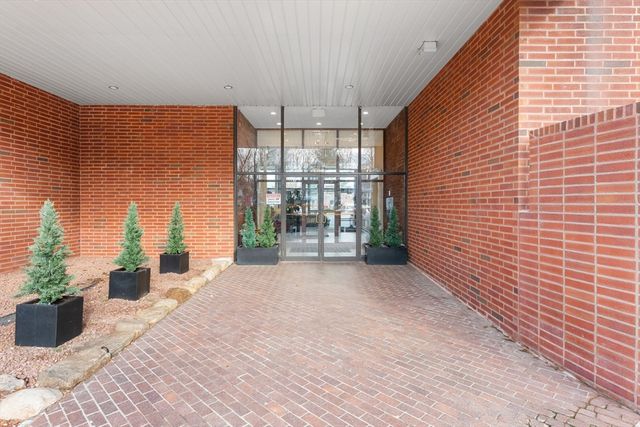 77 Adams St 610, Quincy, MA 02169