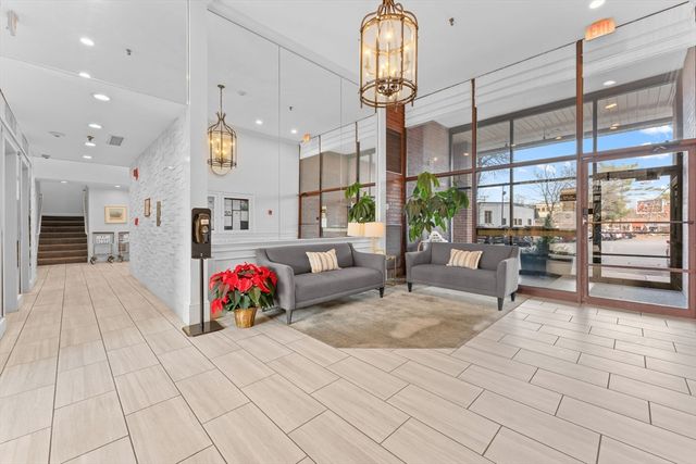 77 Adams St 610, Quincy, MA 02169