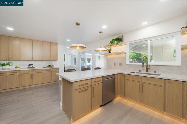 3958 Los Arabis Dr, Lafayette, CA 94549