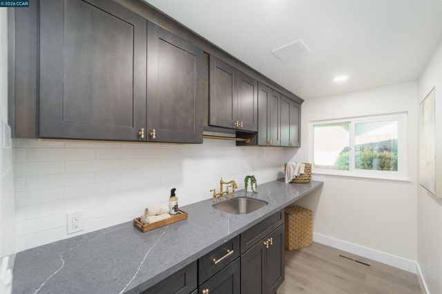 3958 Los Arabis Dr, Lafayette, CA 94549