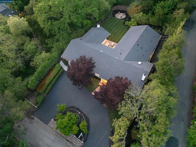 3958 Los Arabis Dr, Lafayette, CA 94549