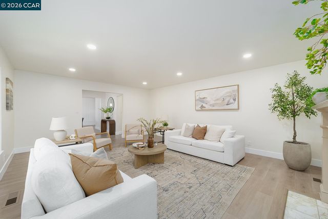 3958 Los Arabis Dr, Lafayette, CA 94549