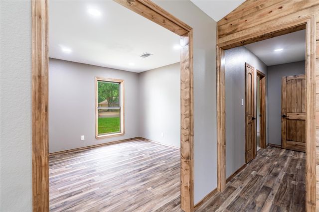 3910 Miranda Drive, Paris, TX 75462