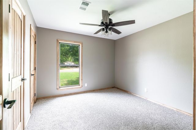 3910 Miranda Drive, Paris, TX 75462