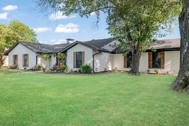 3910 Miranda Drive, Paris, TX 75462