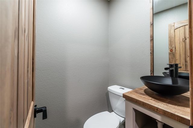 3910 Miranda Drive, Paris, TX 75462
