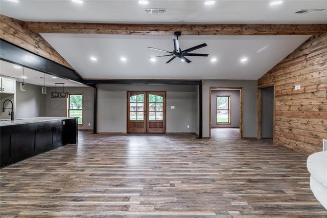 3910 Miranda Drive, Paris, TX 75462