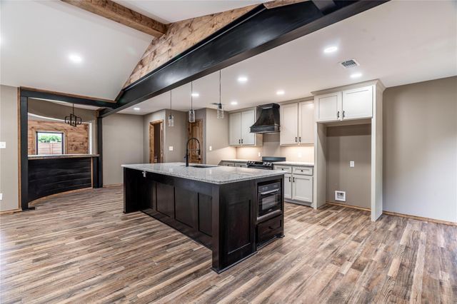 3910 Miranda Drive, Paris, TX 75462