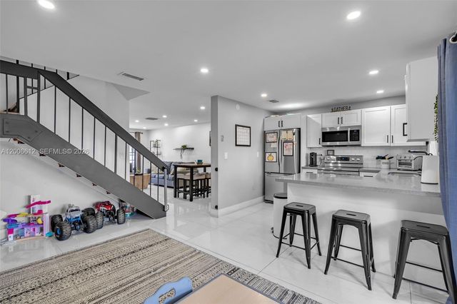 5725 SW 132nd Ct 21-5, Miami, FL 33183