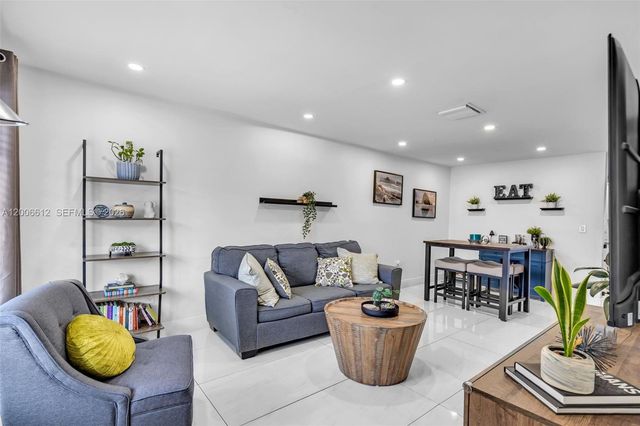 5725 SW 132nd Ct 21-5, Miami, FL 33183