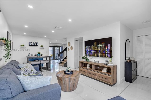 5725 SW 132nd Ct 21-5, Miami, FL 33183