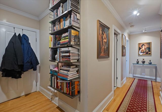 714 W Melrose Street 4E, Chicago, IL 60657