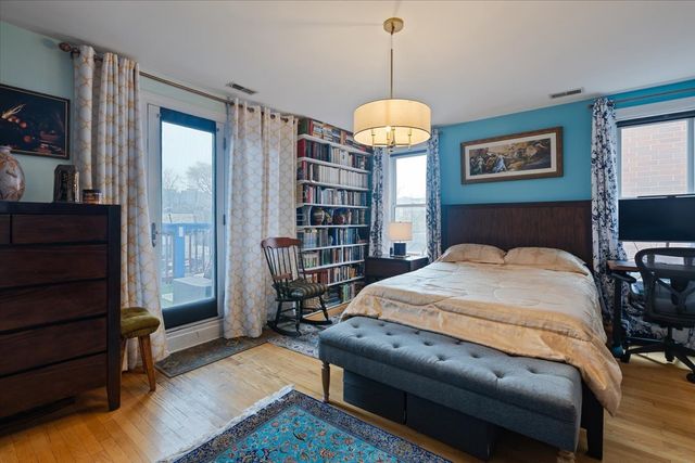 714 W Melrose Street 4E, Chicago, IL 60657