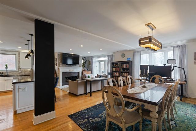 714 W Melrose Street 4E, Chicago, IL 60657