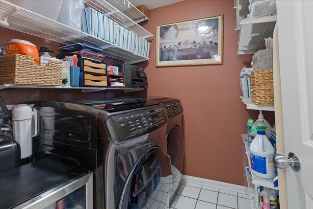 714 W Melrose Street 4E, Chicago, IL 60657