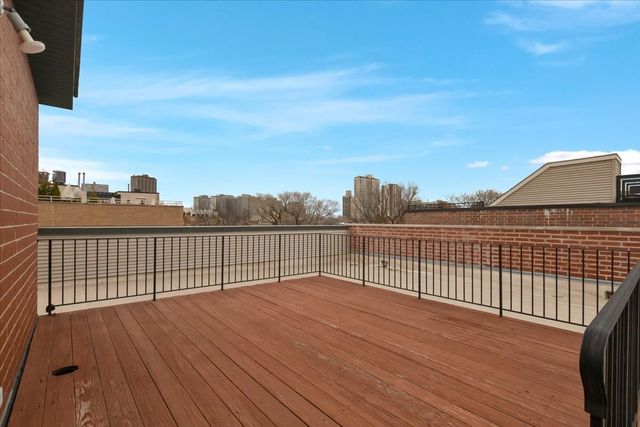 714 W Melrose Street 4E, Chicago, IL 60657