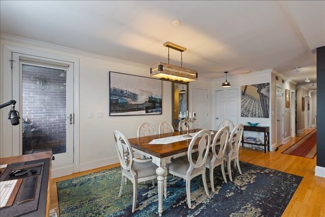 714 W Melrose Street 4E, Chicago, IL 60657