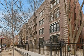 714 W Melrose Street 4E, Chicago, IL 60657