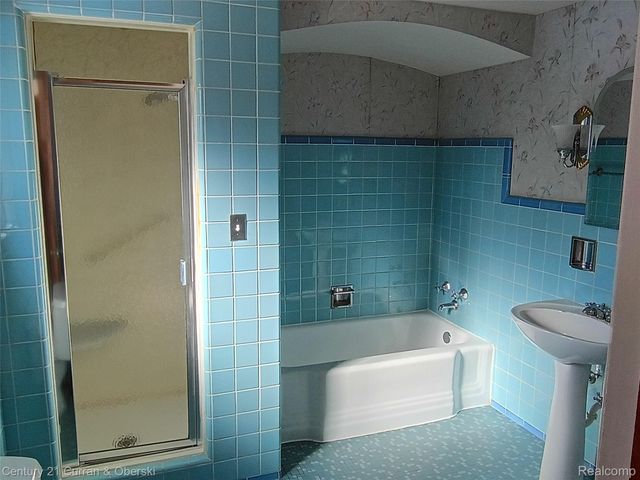 23829 Rockford Street, Dearborn, MI 48124