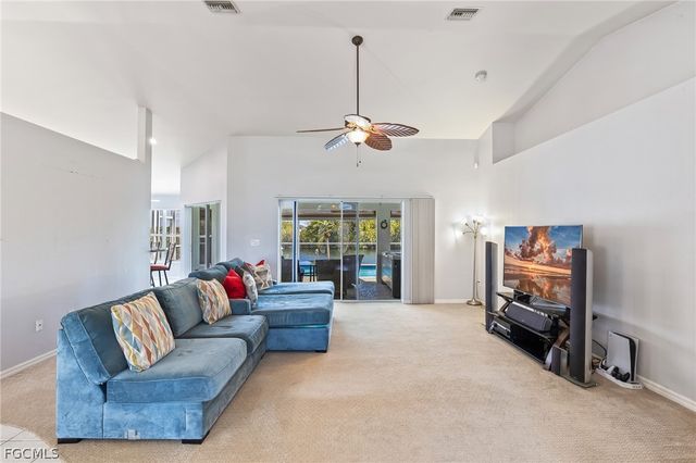 905 NW 28th PL, Cape Coral, FL 33993