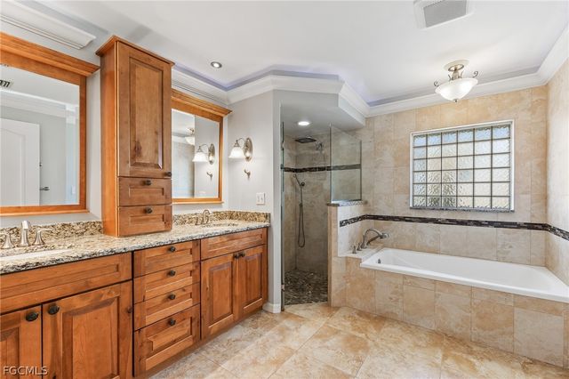 905 NW 28th PL, Cape Coral, FL 33993