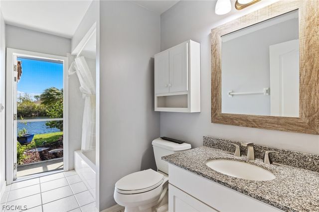 905 NW 28th PL, Cape Coral, FL 33993