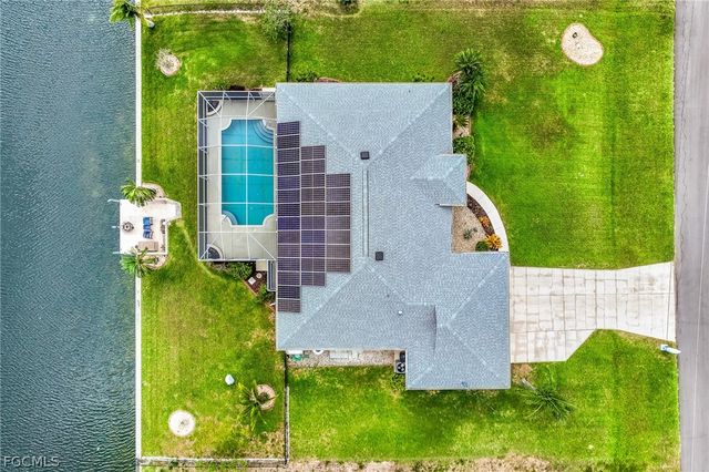 905 NW 28th PL, Cape Coral, FL 33993